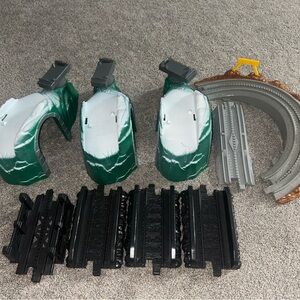 Geotrax Mile High Mountain Railroad Green Tunnel Bridge Fisher Price Parts Lot